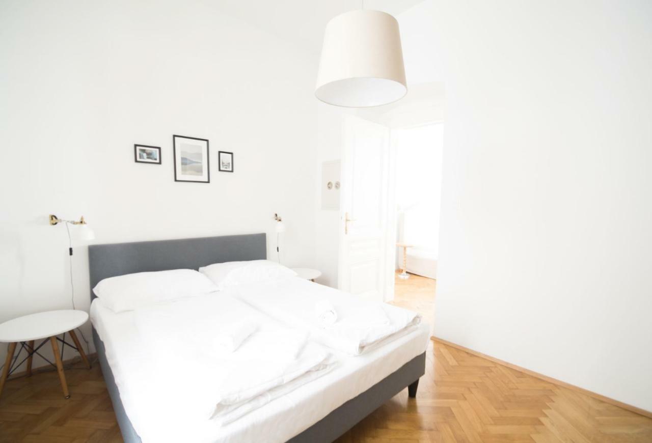 Heymi Apartments In City Center Vienne Chambre photo